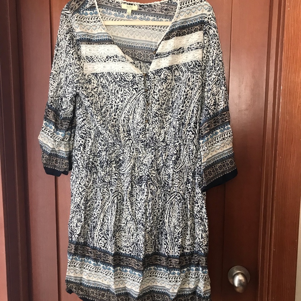 Blue and white textured dress
